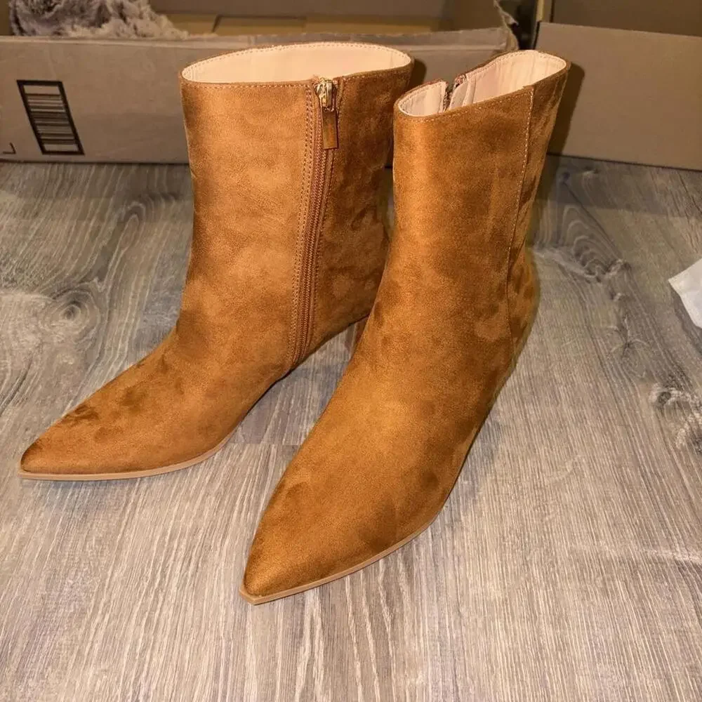 Women's tan brown Boots